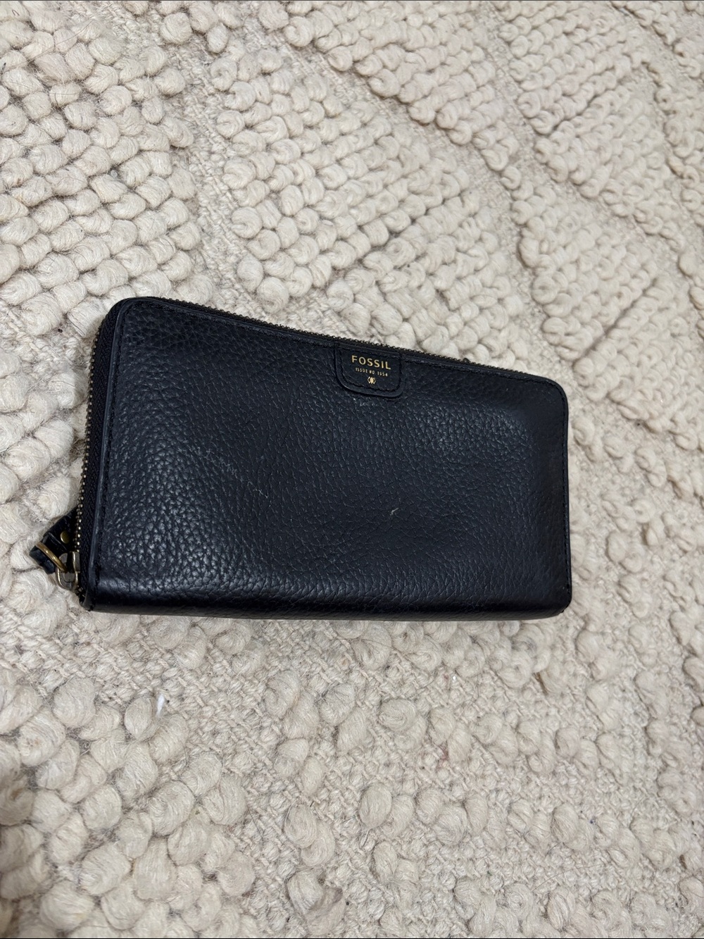 Fossil Black Pebbled Leather Zip Wallet with Gold Trim